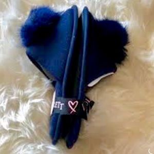 Victoria’s Secret Pom-Pom House Shoes
